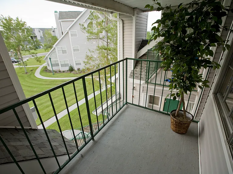 Riverview Villa Apartments — Photo 12