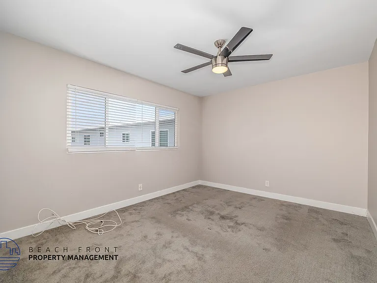 11819 Eucalyptus Ave. — Photo 5