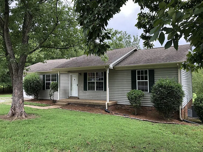 314 Castlewood Dr — Photo 1