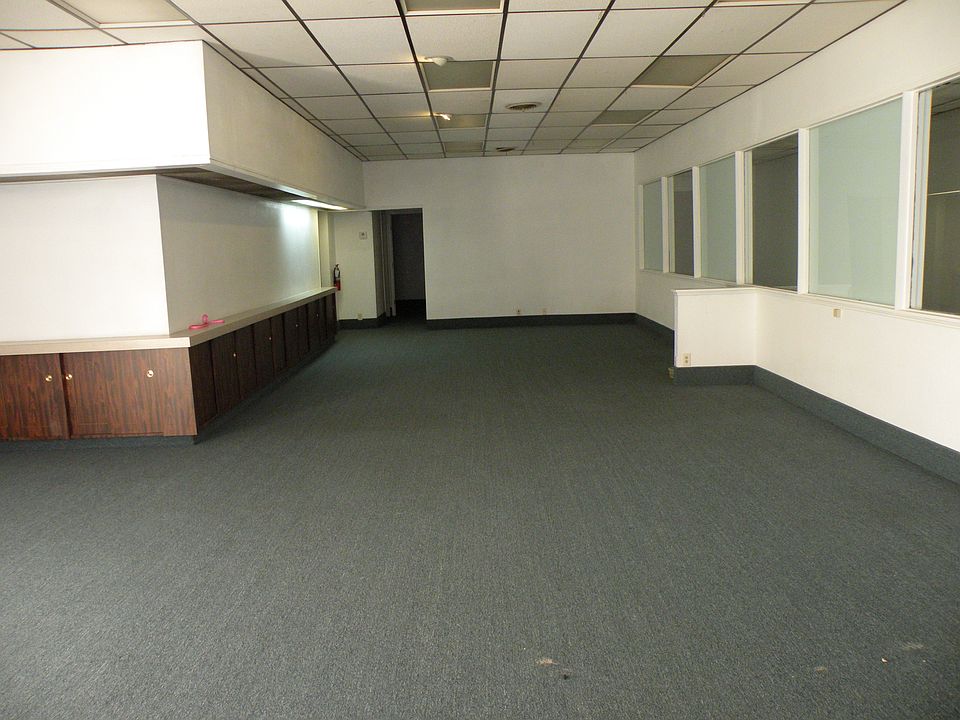 1st image of 2608 Lee St