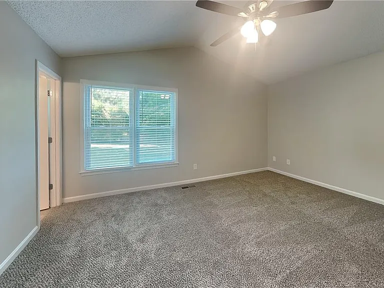 59 Wendy Way — Photo 5