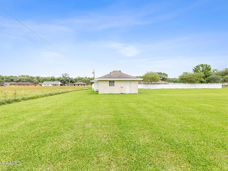 2508 Ferris Rd — Photo 30