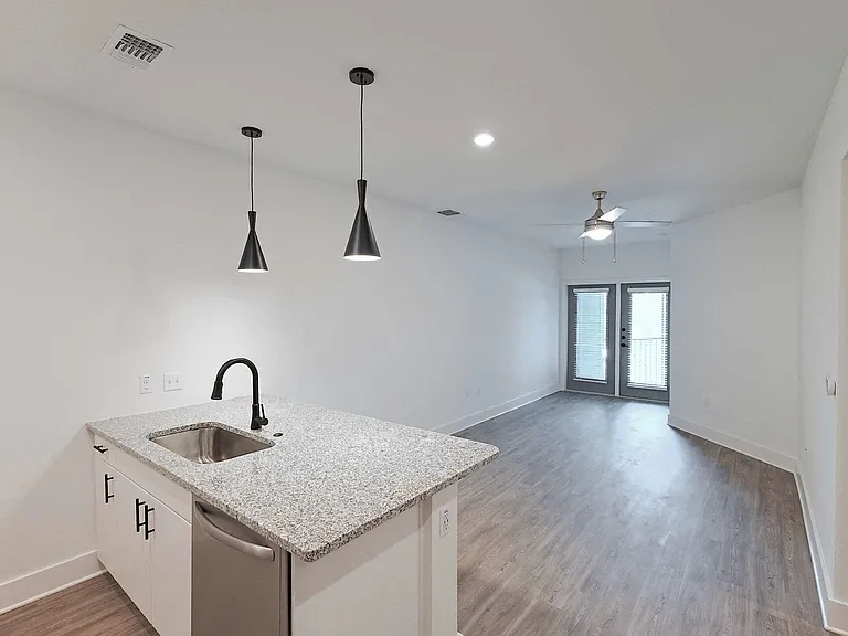 The Parian Luxury Apartments — Photo 81