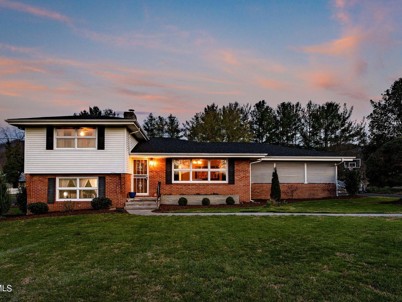 121 Treadway St, Elizabethton, TN 37643 Zillow