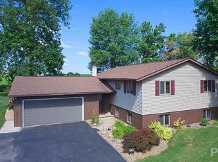 4109 S Lake Camelot Dr, Mapleton, IL 61547