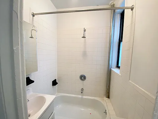 Rented by City Connections Realty | media 14