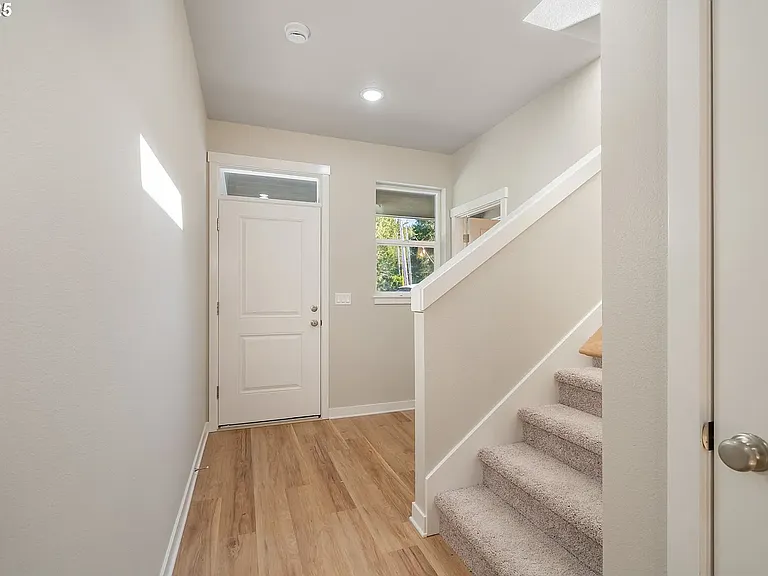 317 S Neptune St — Photo 6