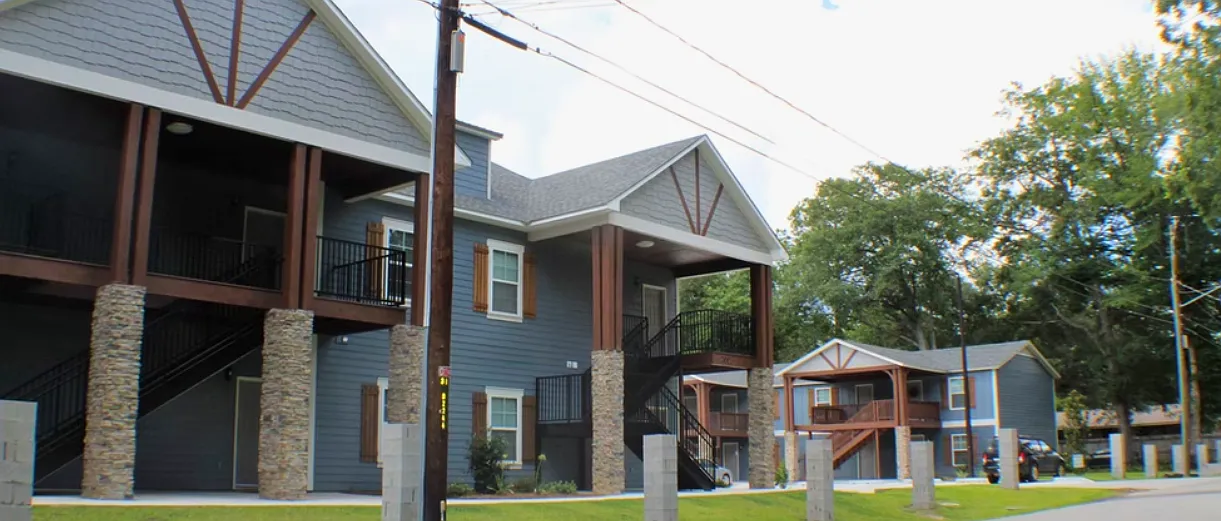 The Woodlands Apartments — Photo 3