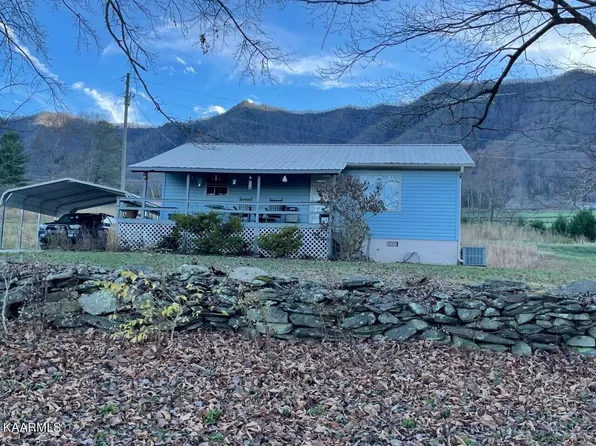 176 Mountain Breeze Dr, Townsend, TN 37882