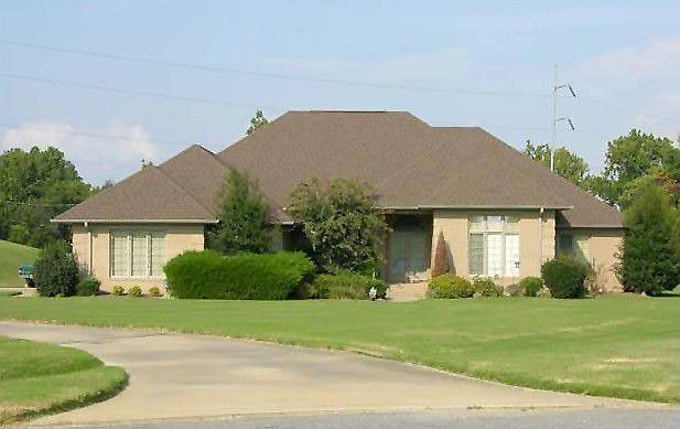 1st image of 105 Lawson Ln