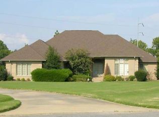 105 Lawson Ln, Dyersburg, TN 38024