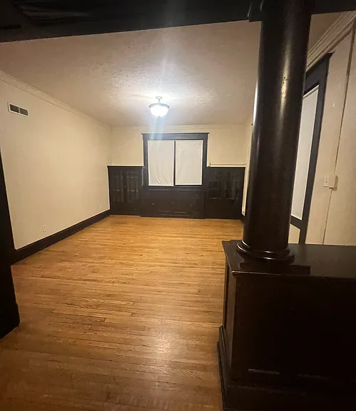 325 W Charles St — Photo 3