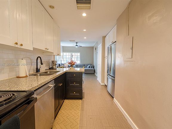 4th image of 1351 Meridian Ave APT 5
