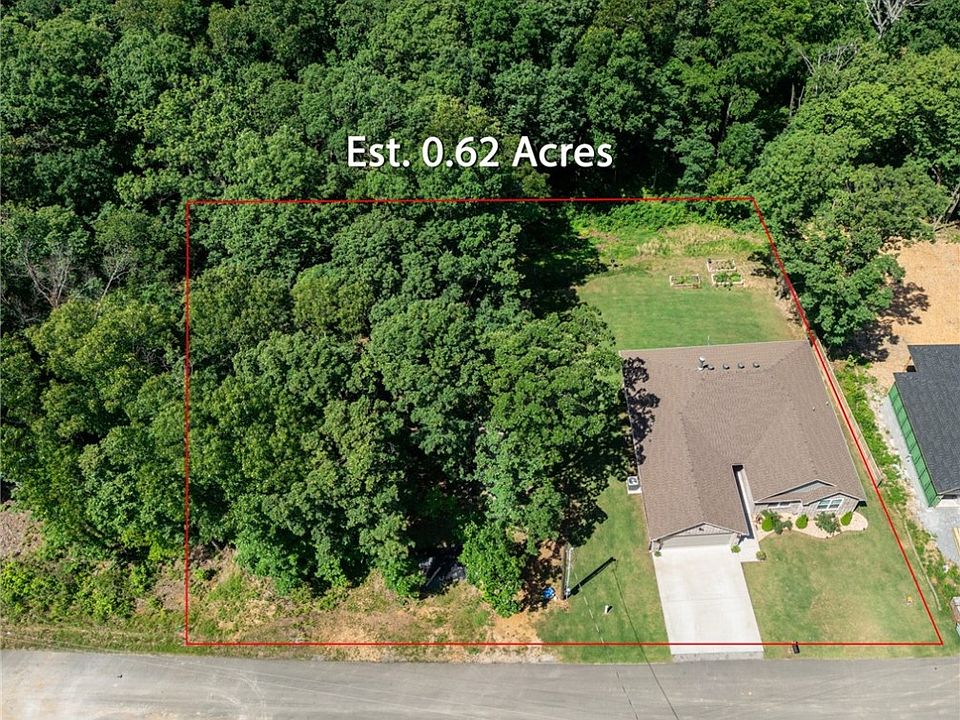 1st image of 11 Epping Dr