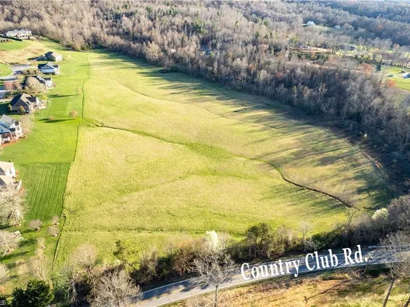 Town N Country Dr, Wilkesboro, NC 28697