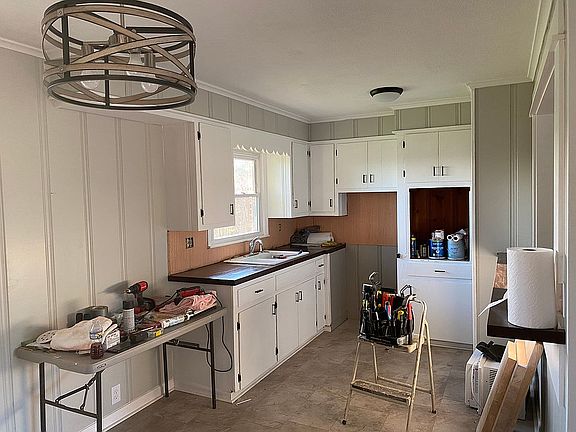 3rd image of 2734 Salem Dr