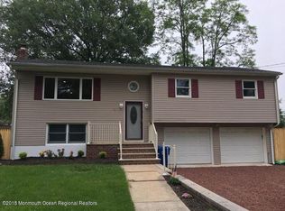 25 Carolina Ave, Port Monmouth, NJ 07758