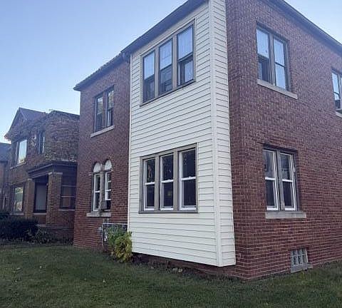 2nd image of 3069 N Sherman BOULEVARD