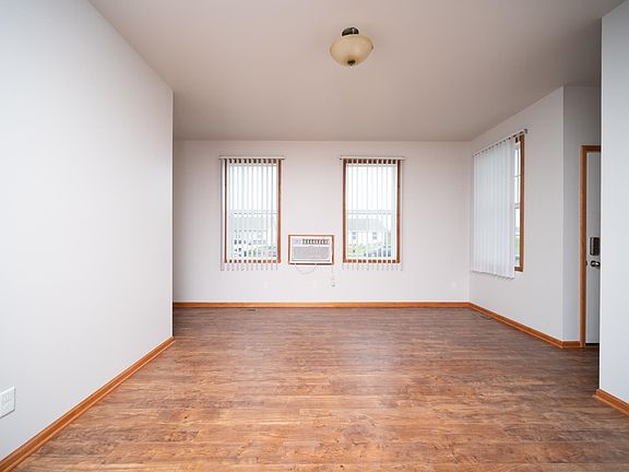 3rd image of 2986 Meadowlark Ln