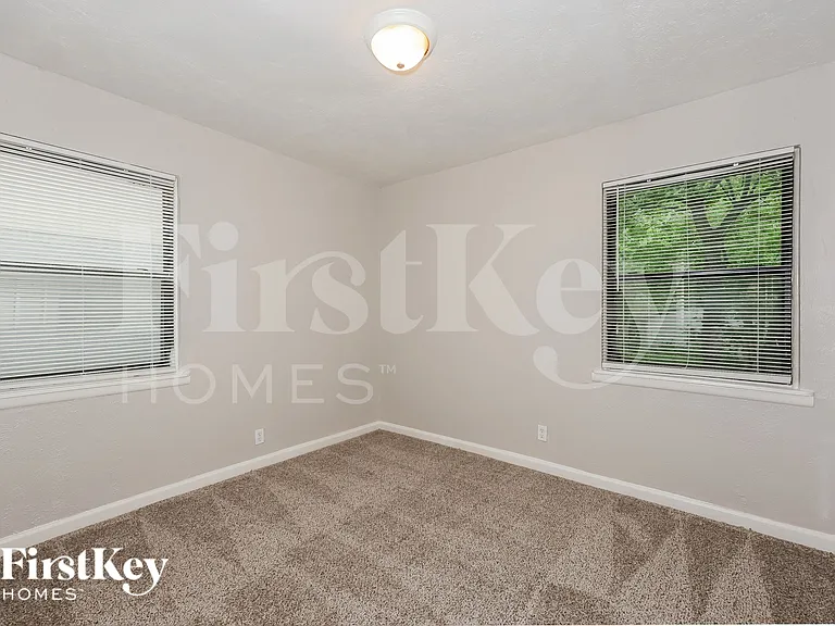 1504 Valley View St — Photo 15