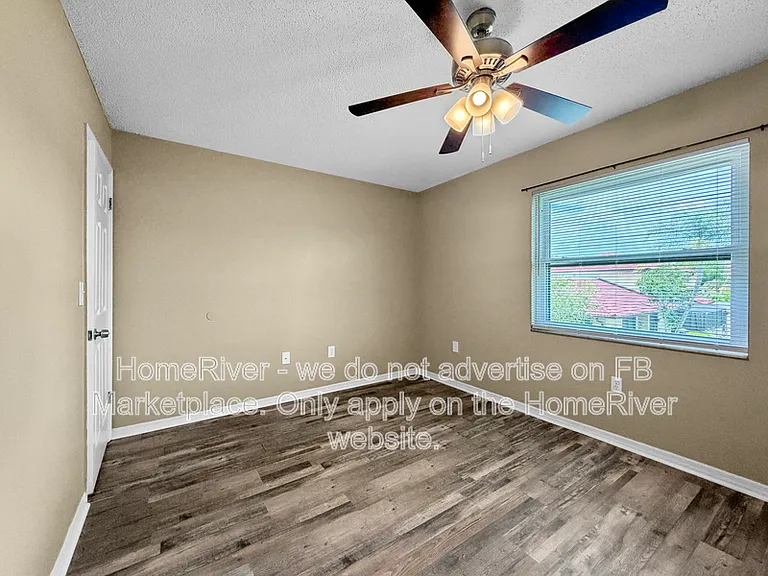 404 Hunter Cir — Photo 11