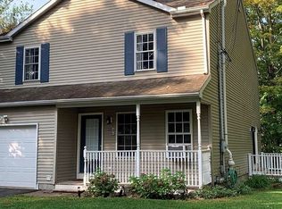 10 Eaton Trl, Wallingford, CT 06492