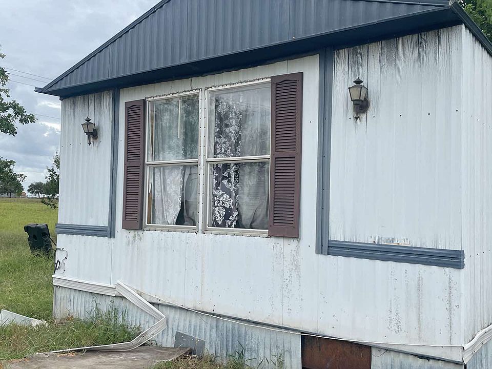 1st image of 104 Country Living Ln