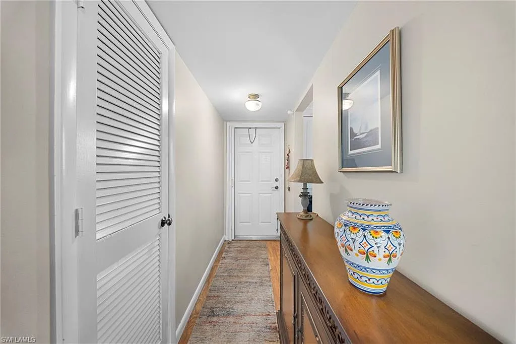 2 bed, 2.0 bath, 842 sqft, $1,695 — Photo 3