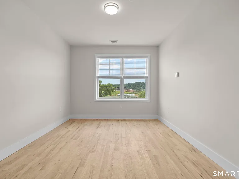 113 Canal St W #302 — Photo 29