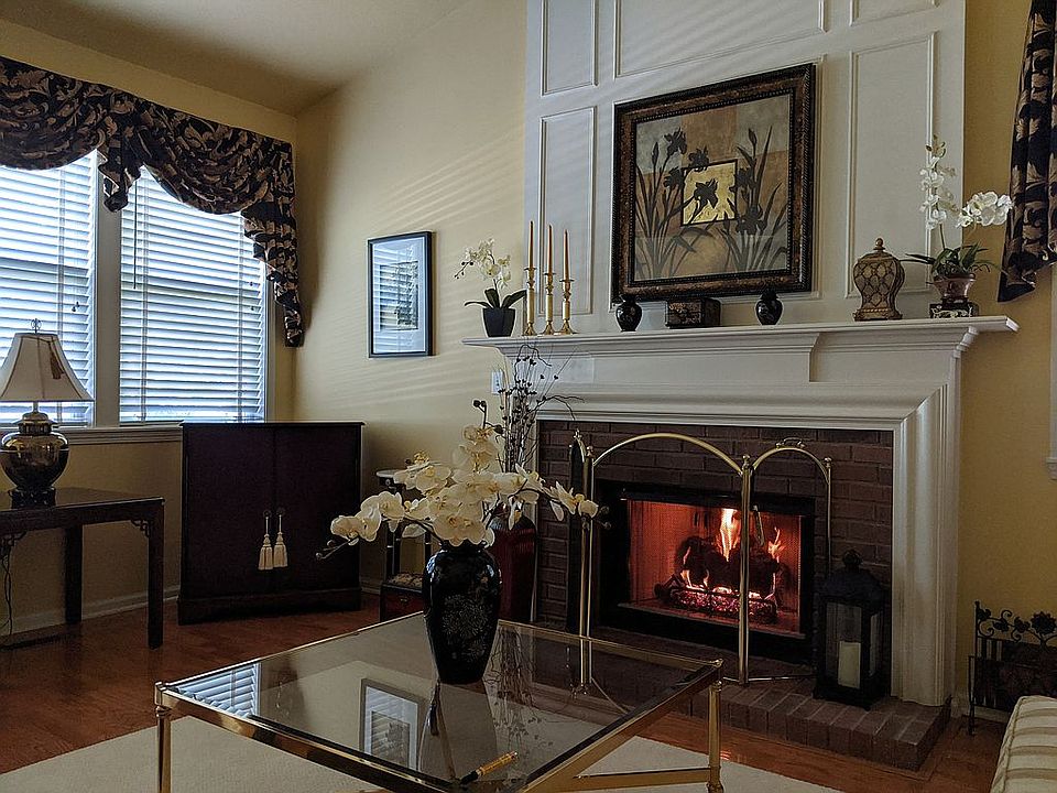 1st image of 9896 Country Club Cir