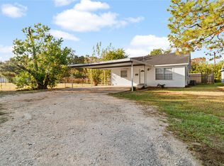 711 N Wharton St, El Campo, TX 77437