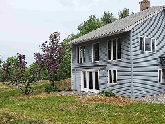 4th image of 14 Hill Top Dr