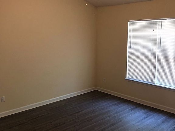 5th image of 2892 Gulfwind Dr W