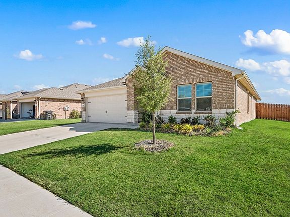 3rd image of 336 Wildrose Cir