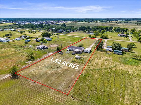 2nd image of 1212 County Road 136b