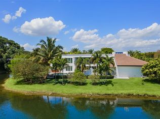 8820 SW 104th St, Miami, FL 33176