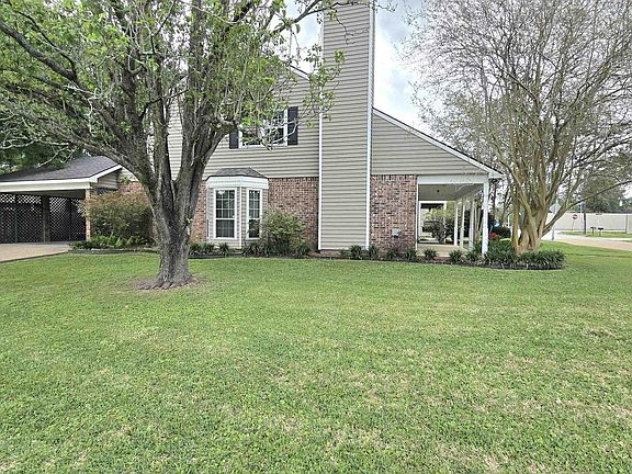 3rd image of 825 Stoney Creek Ave