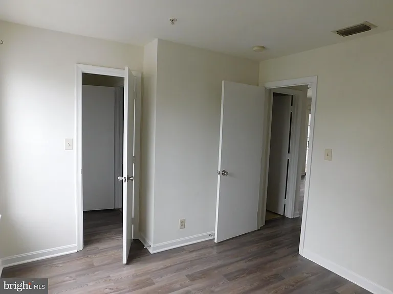 200 Dover Pl #201 — Photo 15
