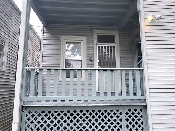 5th image of 2965 N Wisner Ave #1