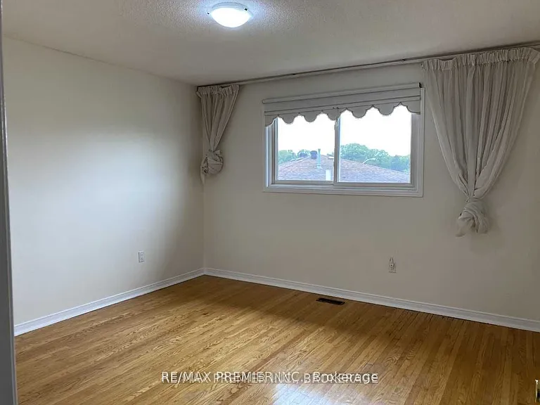 114 Sentinel Rd — Photo 8