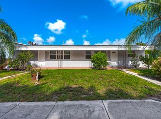 925 S Pine St, Lake Worth, FL 33460