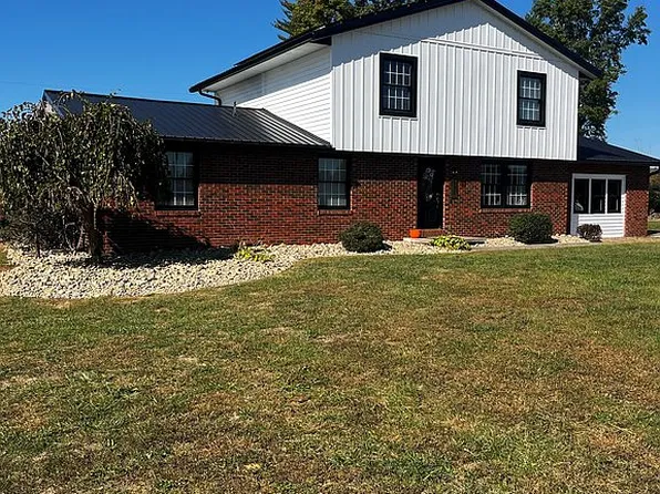 135 Pleasant Dr, Lucasville, OH 45648