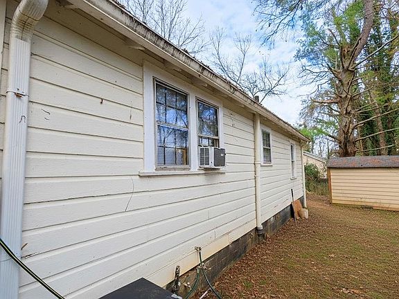 3rd image of 241 E Killian St