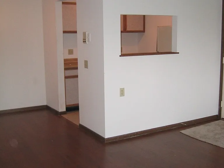 1616 Kenilworth Ct — Photo 9