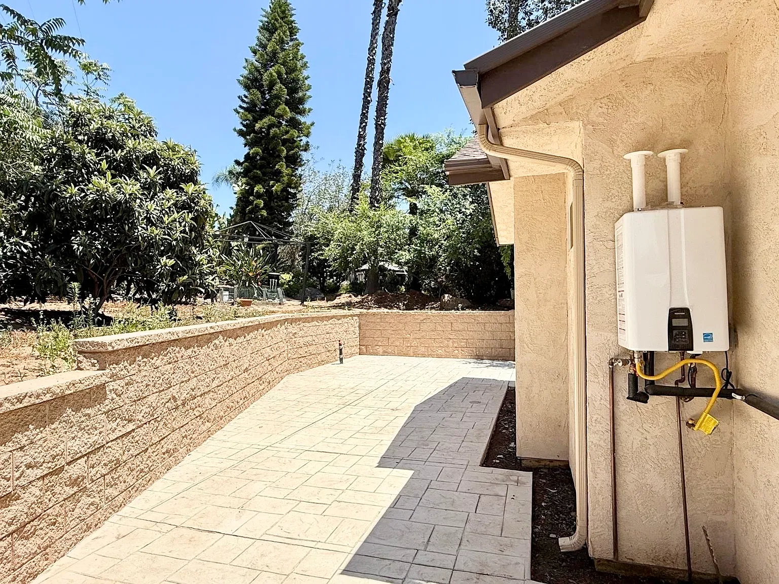 Falda Del Cerro Court 1522 - 1 — Photo 4