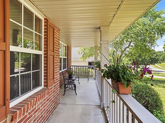 5th image of 4633 Moselle Dr