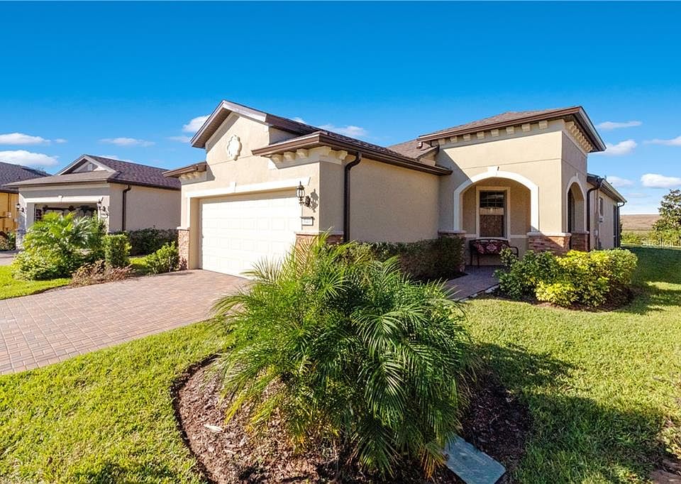 1st image of 640 Cantabria Dr