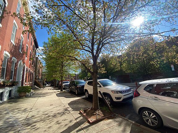 4th image of 711 Corinthian Ave #1R