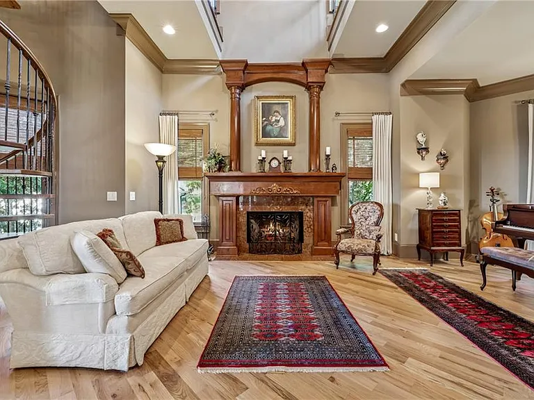 6407 Grand Marina Cir — Photo 36