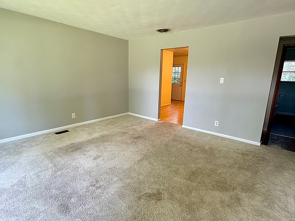 5th image of 9619 Deneen Dr
